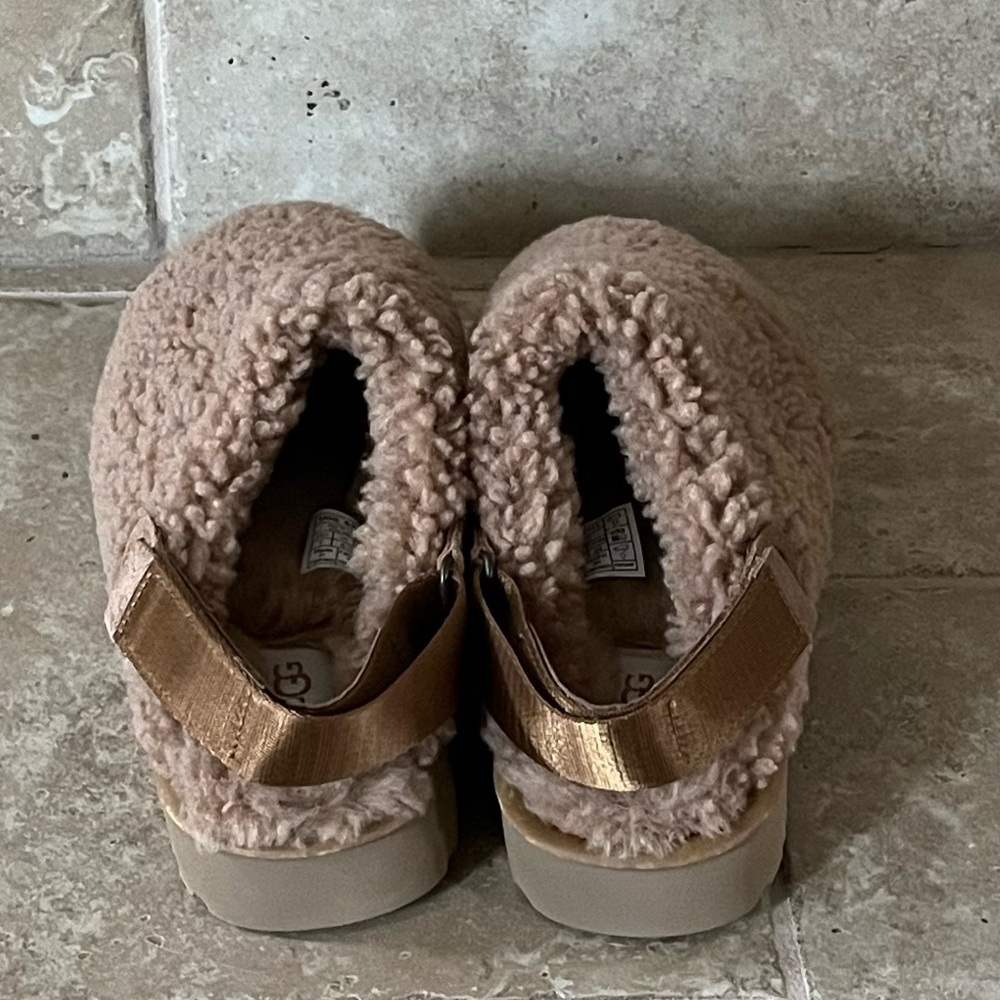UGG Lanah Clog - Picture 6 of 12